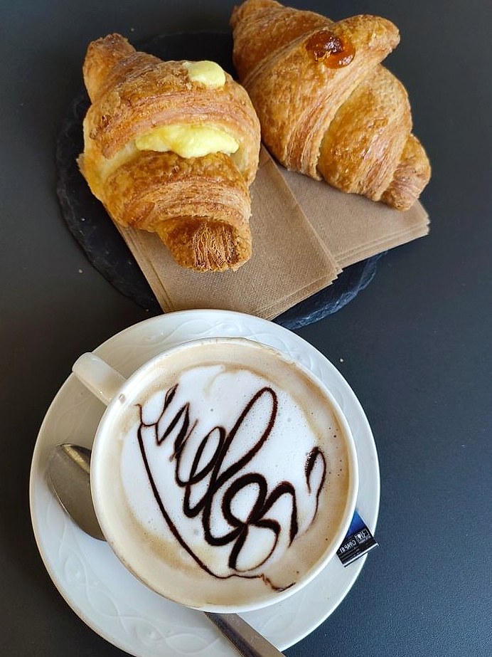 Cornetto e Cappuccino