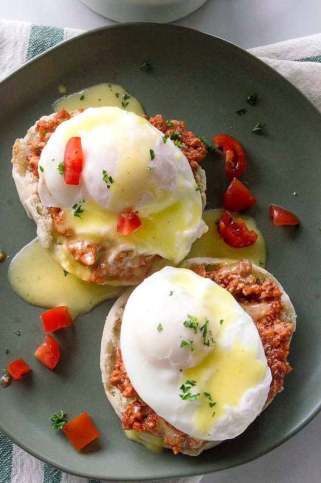 Uova alla Benedettina